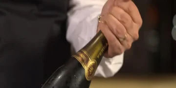 Mua champagne chính hãng tại: ruouak.com – Rượu AK